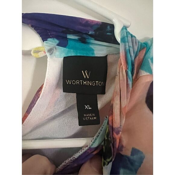 🇺🇸 Worthington bright ruffle floral tank Blouse with button back banded bottom - Picture 2 of 11